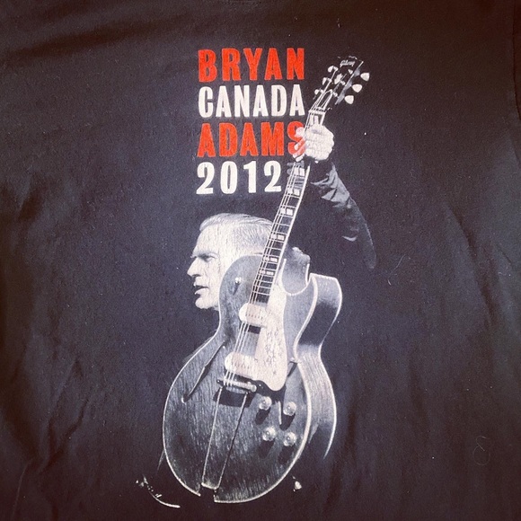 ✨2/$30✨Bryan Adams 2012 Canada Tour Graphic T - Picture 2 of 4